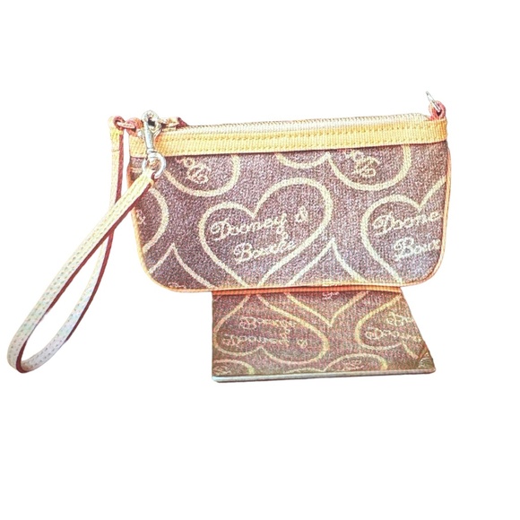 Dooney & Bourke Wristlet Vera Bradley Wallet 3 Bundle - Picture 3 of 13